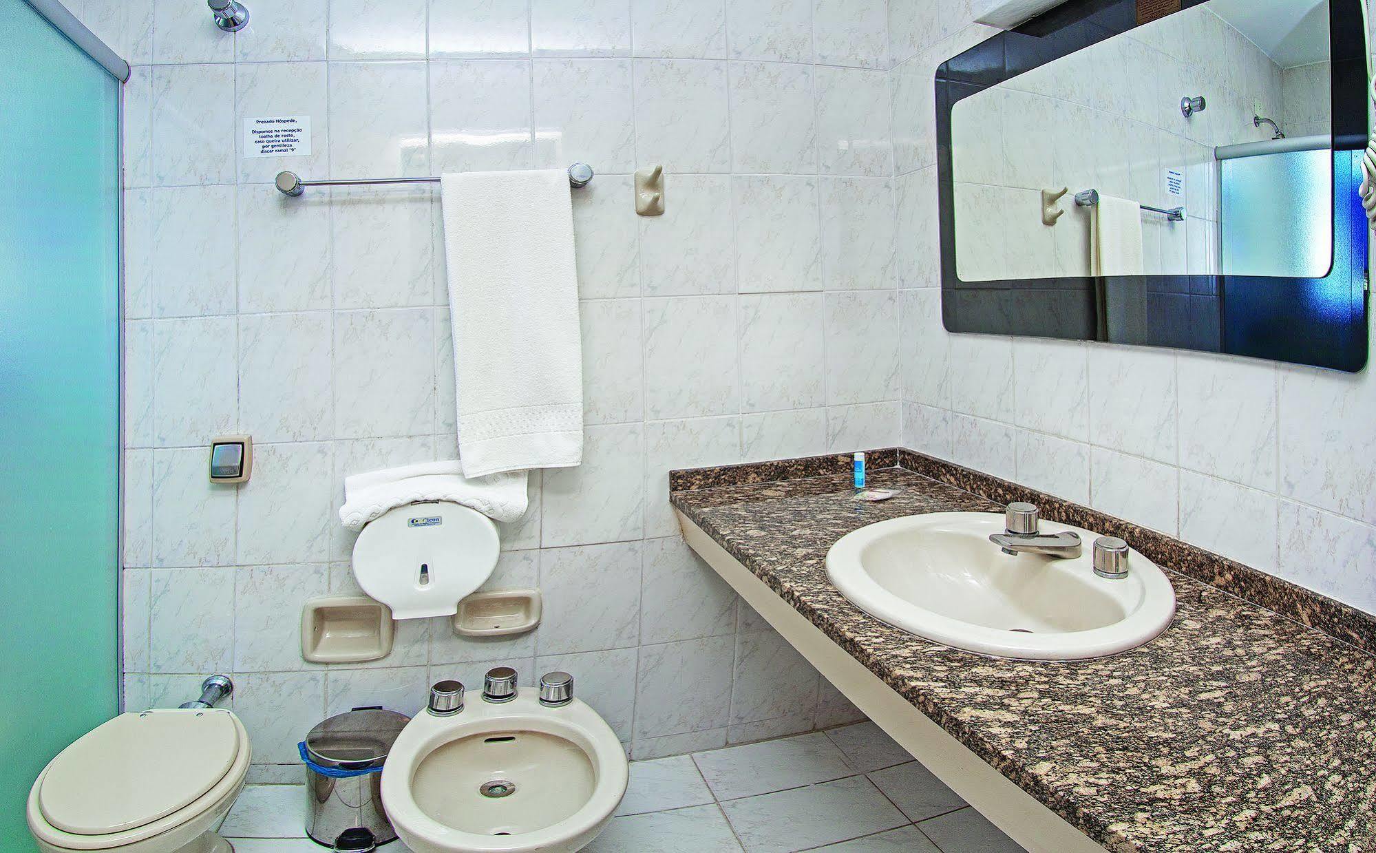 Lira Hotel Κουριτίμπα Εξωτερικό φωτογραφία